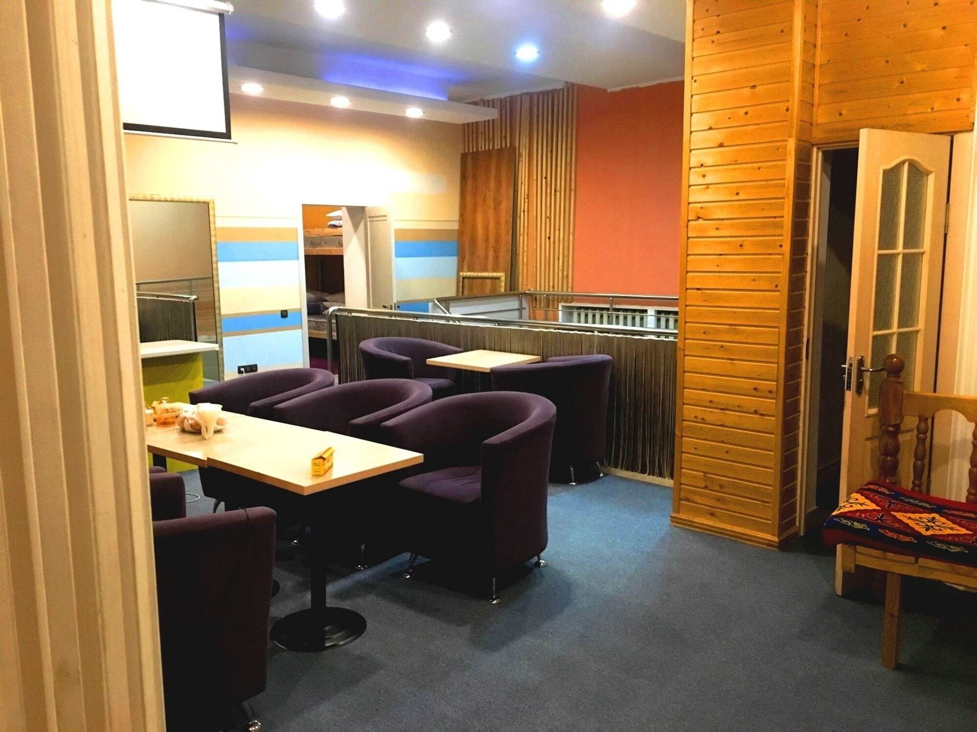 Apelsin Hostel Ałma Ata Zewnętrze zdjęcie